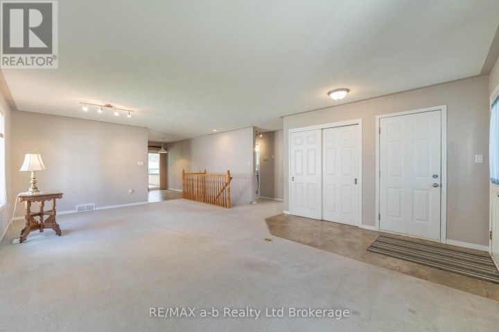Photo 9 at 44 Beech Boulevard, Tillsonburg