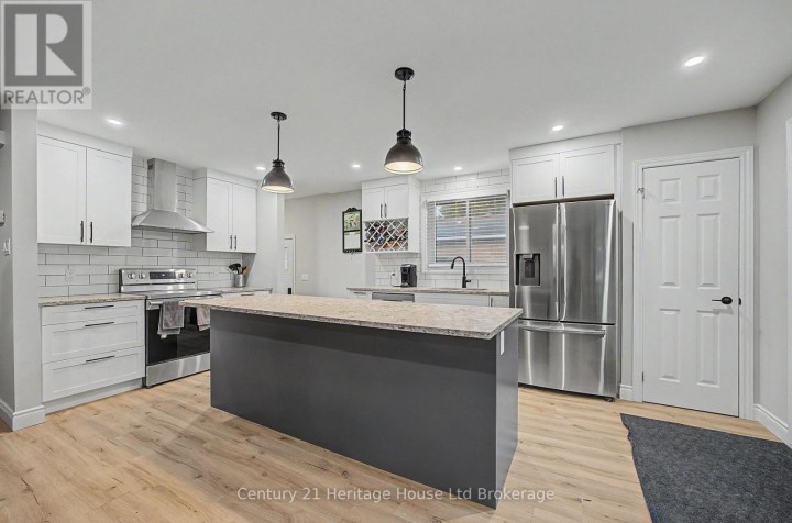 Photo 2 at 34 Centennial Avenue, Tillsonburg