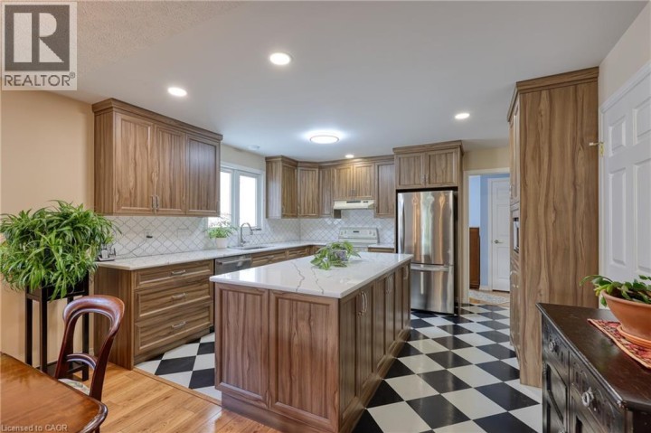 Photo 17 at 217 E North Street, Tillsonburg