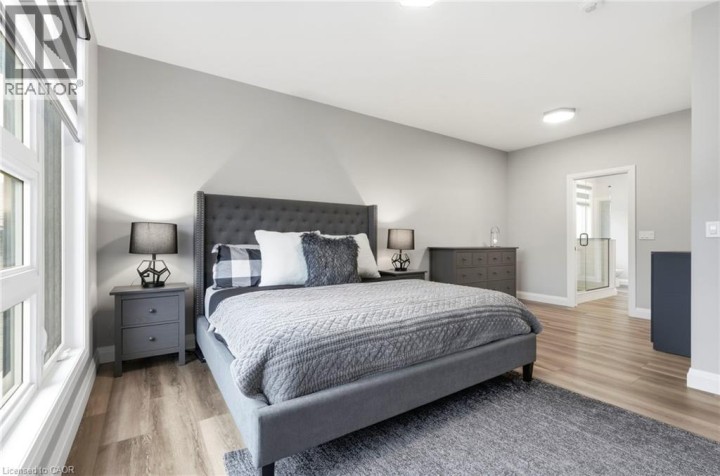 Photo 11 at 14 Hudson Drive, Oakhill Dr, Brantford