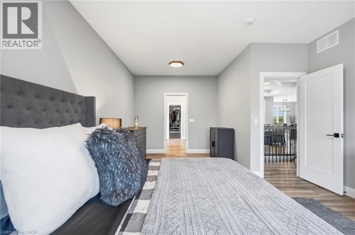 Photo 12 at 14 Hudson Drive, Oakhill Dr, Brantford