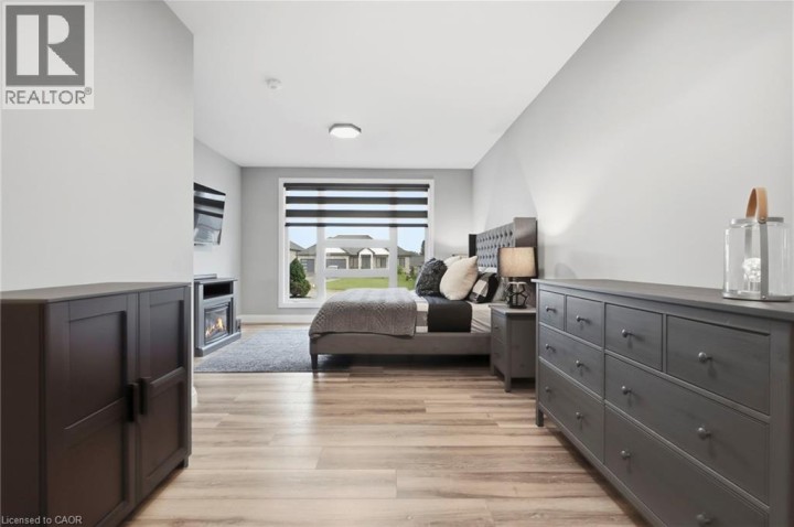 Photo 13 at 14 Hudson Drive, Oakhill Dr, Brantford