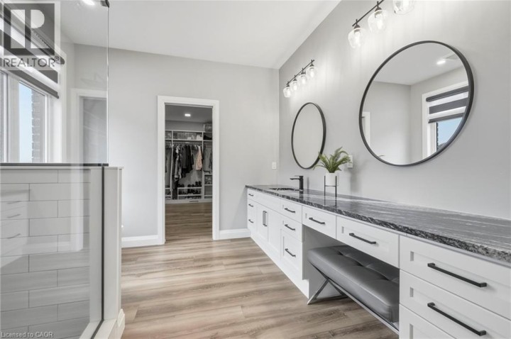Photo 16 at 14 Hudson Drive, Oakhill Dr, Brantford