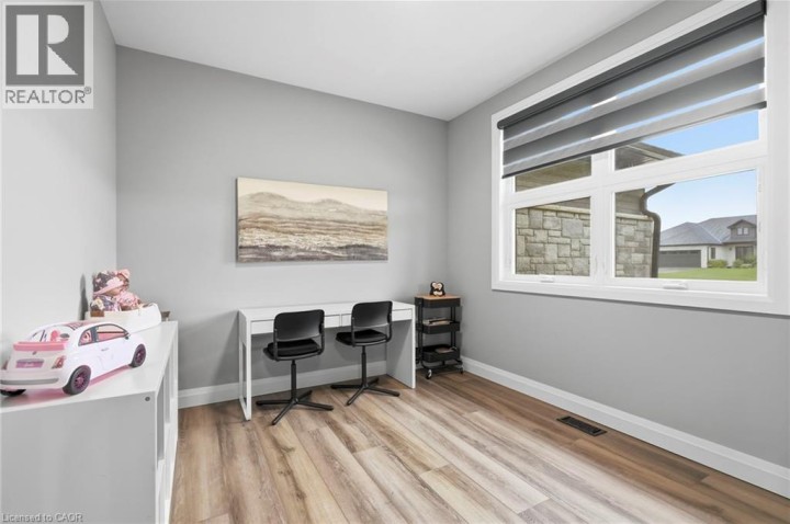 Photo 18 at 14 Hudson Drive, Oakhill Dr, Brantford