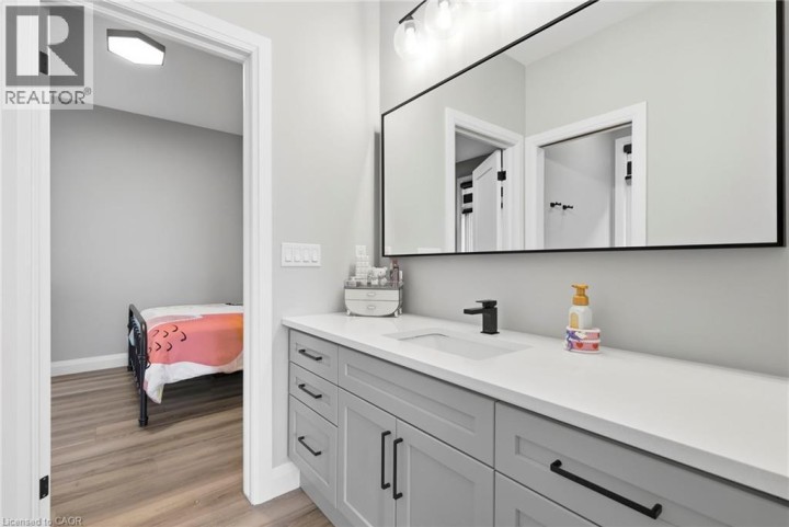 Photo 20 at 14 Hudson Drive, Oakhill Dr, Brantford