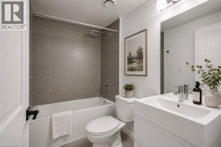 Photo 22 at 606 - 7 Erie Avenue, Icomm / Market, Brantford