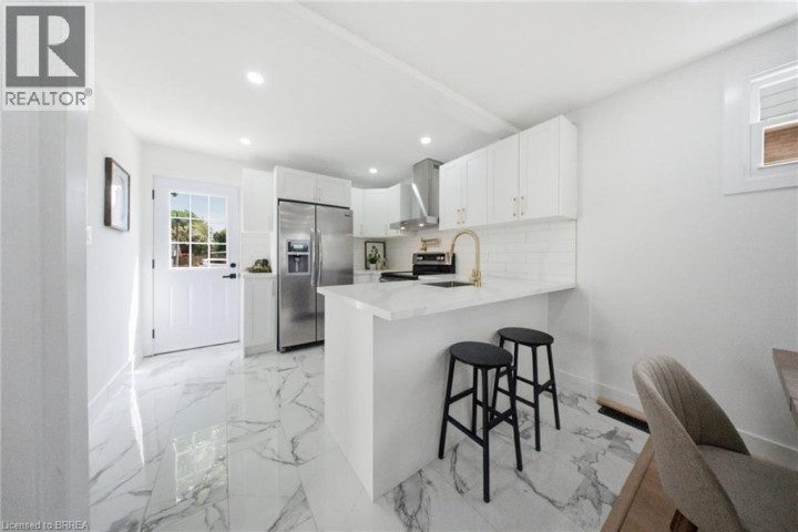 Photo 8 at 77 Abigail Avenue, Abigail / Lyons, Brantford