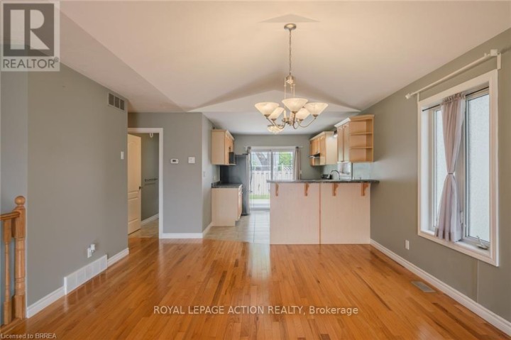 Photo 11 at 15 Landon Avenue, Simcoe, Norfolk County