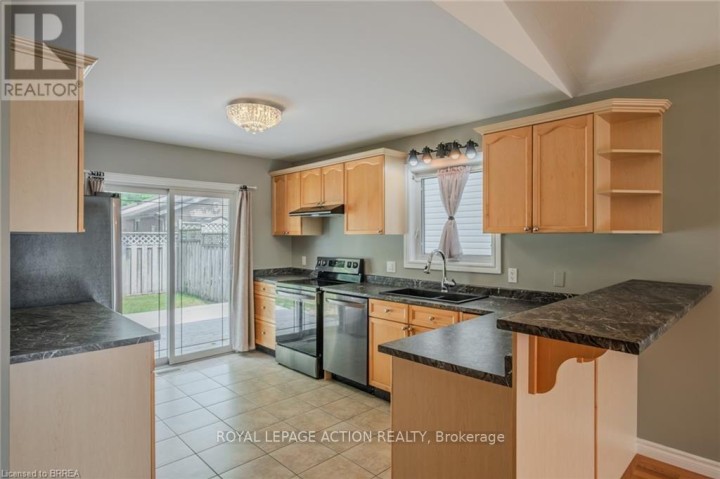 Photo 12 at 15 Landon Avenue, Simcoe, Norfolk County