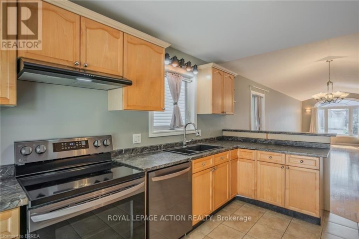 Photo 14 at 15 Landon Avenue, Simcoe, Norfolk County
