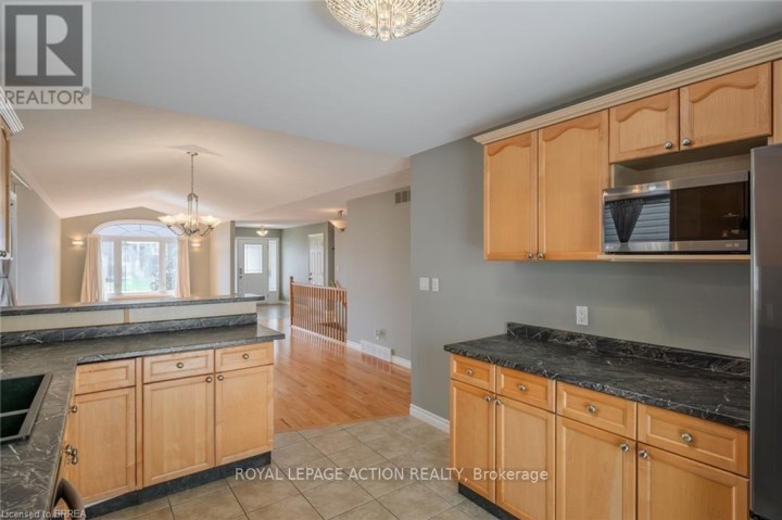 Photo 15 at 15 Landon Avenue, Simcoe, Norfolk County