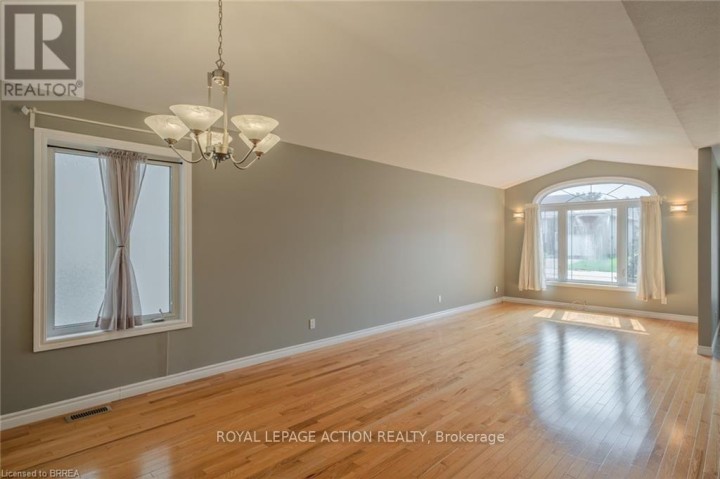 Photo 8 at 15 Landon Avenue, Simcoe, Norfolk County