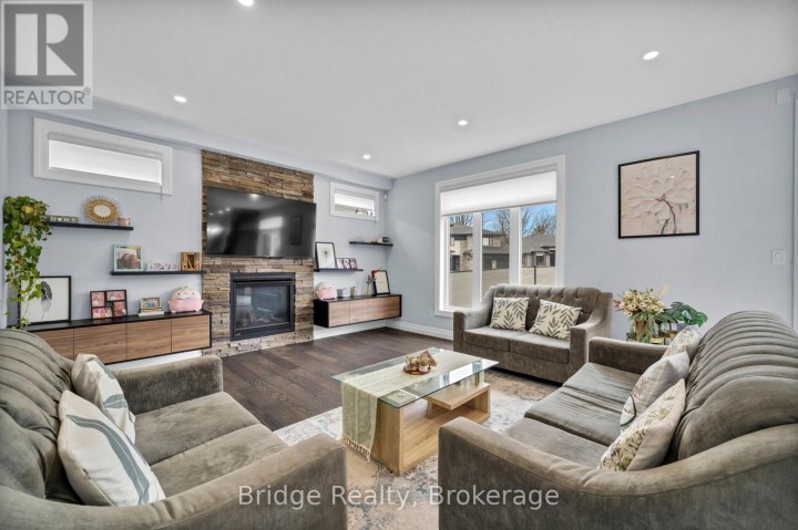 Photo 8 at 161 Hemlock Street, Woodstock - North, Woodstock