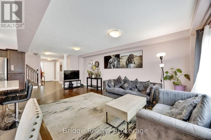 Photo 18 at 880 Frontenac Crescent, Woodstock - South, Woodstock