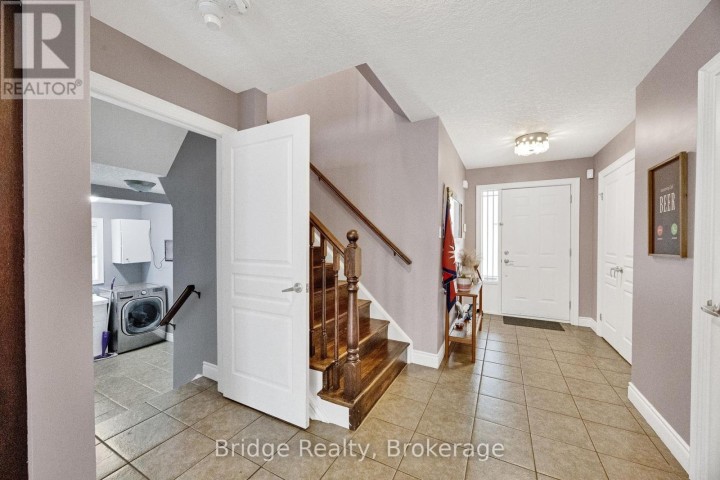 Photo 24 at 880 Frontenac Crescent, Woodstock - South, Woodstock