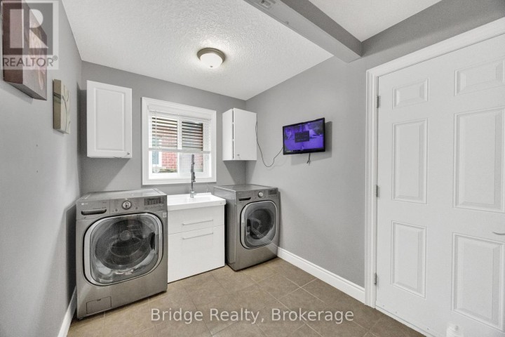 Photo 25 at 880 Frontenac Crescent, Woodstock - South, Woodstock