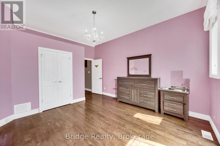 Photo 30 at 880 Frontenac Crescent, Woodstock - South, Woodstock