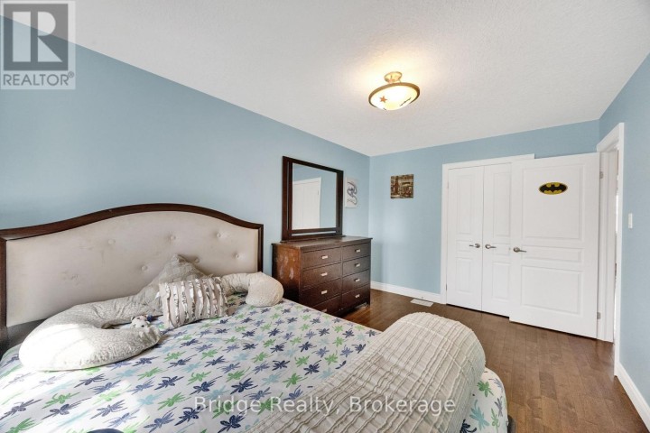 Photo 32 at 880 Frontenac Crescent, Woodstock - South, Woodstock