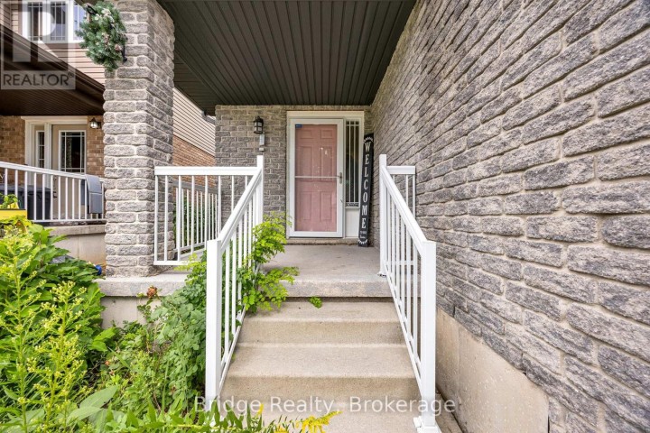 Photo 9 at 880 Frontenac Crescent, Woodstock - South, Woodstock