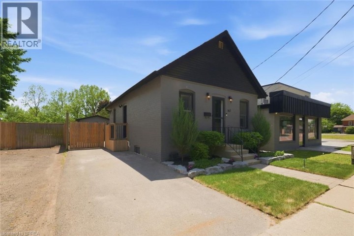 Photo 9 at 162 Grand River Avenue, Holmedale, Brantford