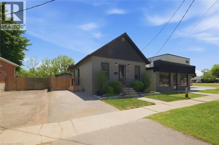 Photo 3 at 162 Grand River Avenue, Holmedale, Brantford