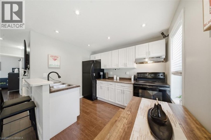 Photo 16 at 162 Grand River Avenue, Holmedale, Brantford