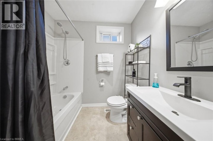 Photo 22 at 162 Grand River Avenue, Holmedale, Brantford