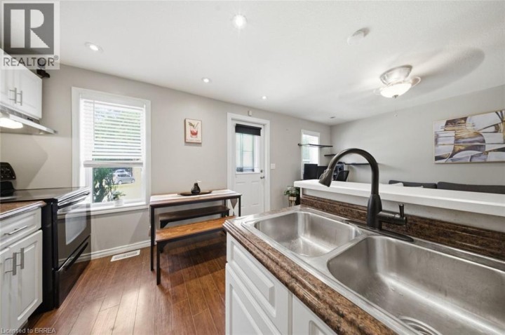 Photo 18 at 162 Grand River Avenue, Holmedale, Brantford