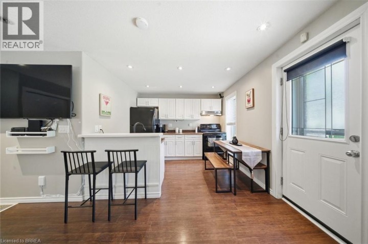 Photo 15 at 162 Grand River Avenue, Holmedale, Brantford