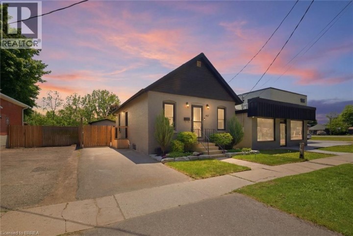 Photo 2 at 162 Grand River Avenue, Holmedale, Brantford