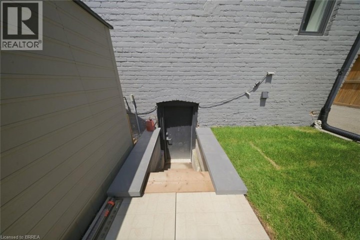 Photo 28 at 162 Grand River Avenue, Holmedale, Brantford