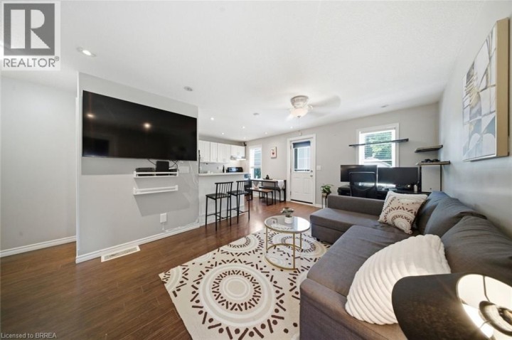 Photo 14 at 162 Grand River Avenue, Holmedale, Brantford