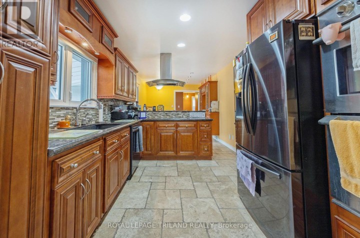 Photo 12 at 17 Minler Road, Ingersoll (Thamesford), Ingersoll