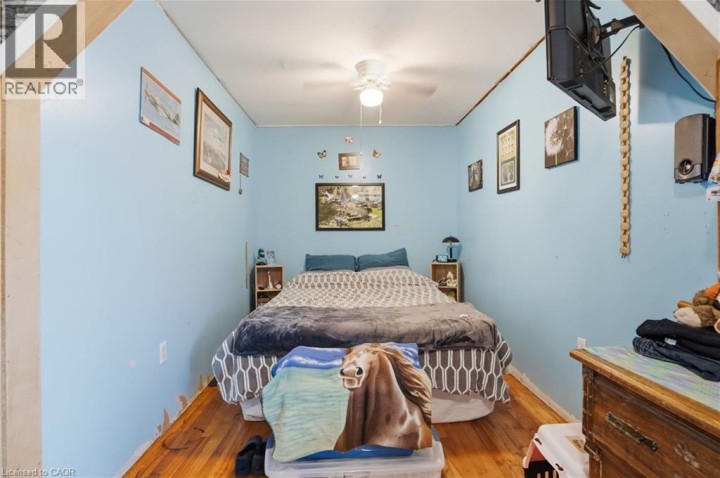 Photo 10 at 9 Lancaster Avenue, Holmedale, Brantford