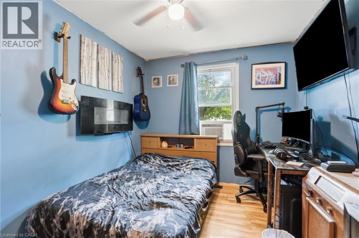 Photo 12 at 9 Lancaster Avenue, Holmedale, Brantford