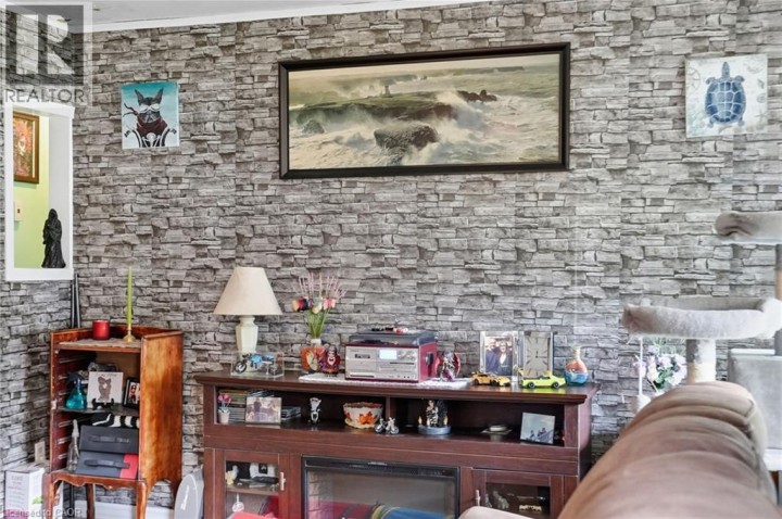 Photo 4 at 9 Lancaster Avenue, Holmedale, Brantford