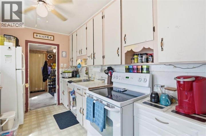 Photo 7 at 9 Lancaster Avenue, Holmedale, Brantford