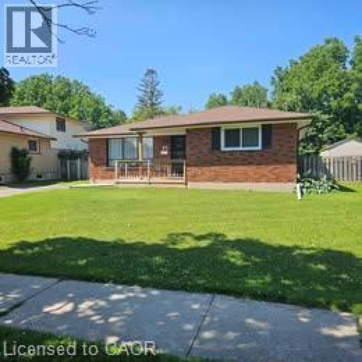 Photo 1 at 65 Winding Way, Brier Park, Brantford