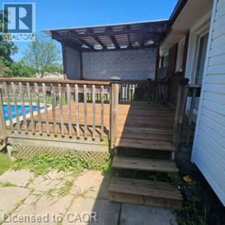 Photo 6 at 65 Winding Way, Brier Park, Brantford