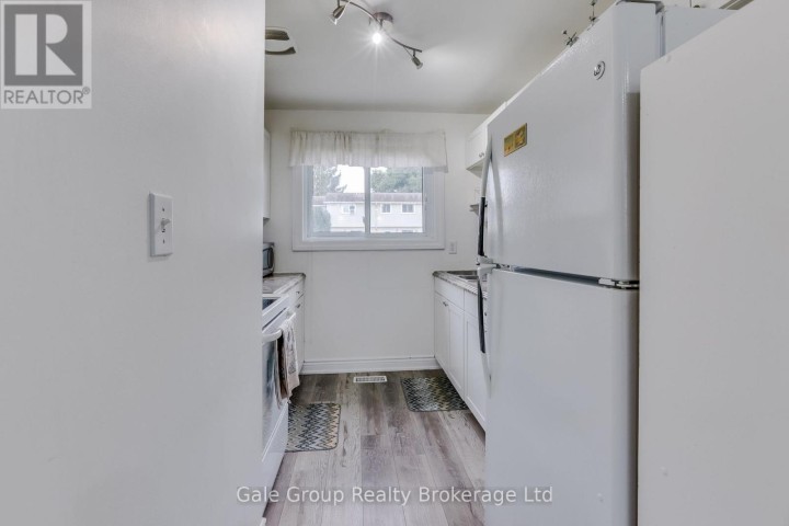 Photo 10 at 9 - 105 E Springbank Avenue, Woodstock - North, Woodstock