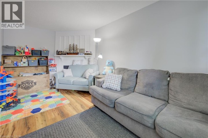Photo 3 at 486 Springbank Street, Woodstock - North, Woodstock