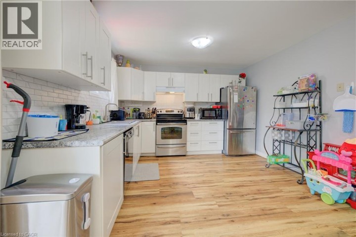 Photo 7 at 486 Springbank Street, Woodstock - North, Woodstock