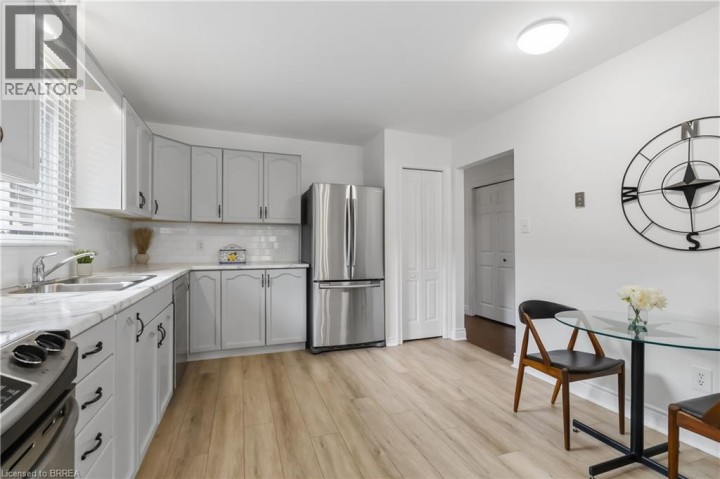 Photo 13 at 22 Allensgate Drive, Myrtleville South, Brantford