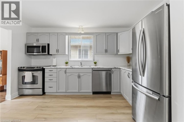 Photo 16 at 22 Allensgate Drive, Myrtleville South, Brantford