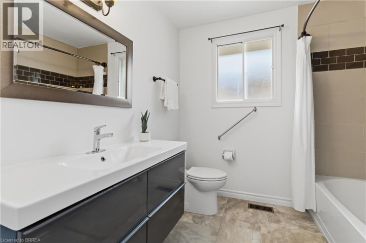 Photo 19 at 22 Allensgate Drive, Myrtleville South, Brantford