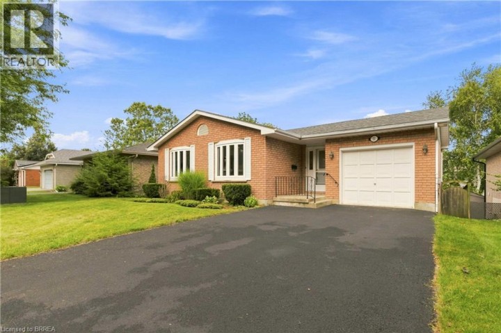 Photo 2 at 22 Allensgate Drive, Myrtleville South, Brantford