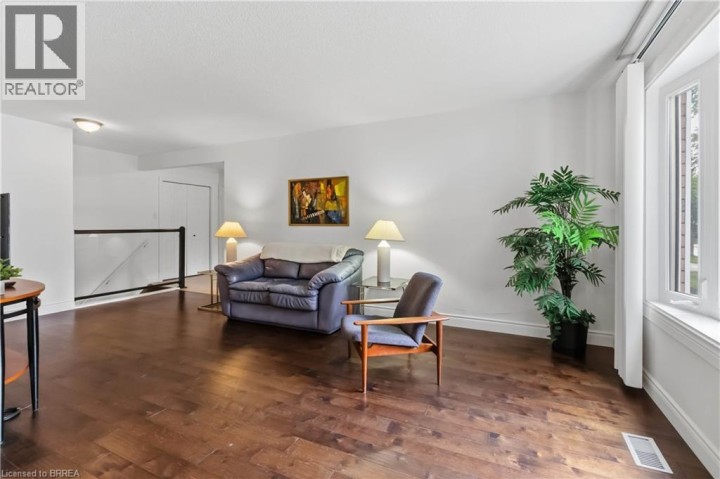 Photo 8 at 22 Allensgate Drive, Myrtleville South, Brantford