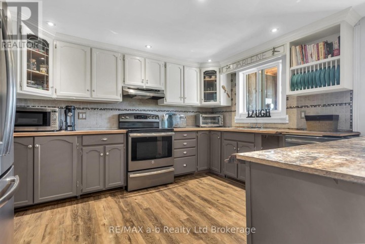 Photo 11 at 18 E Queen Street, Beachville, Ingersoll