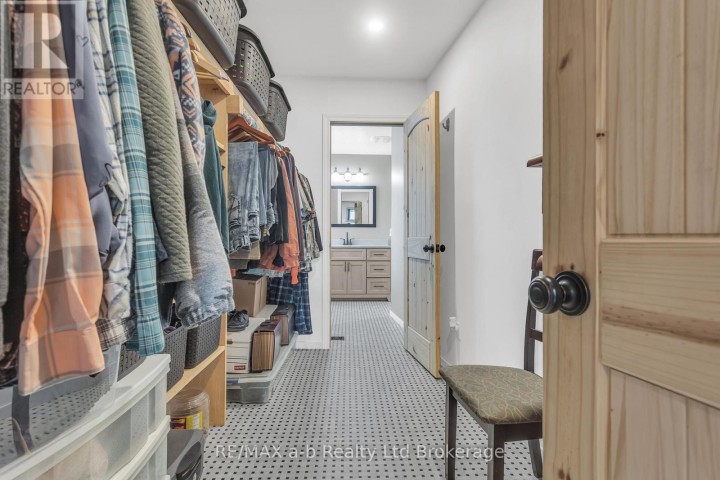 Photo 23 at 18 E Queen Street, Beachville, Ingersoll
