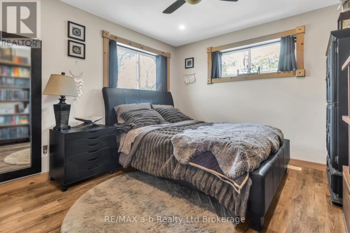 Photo 25 at 18 E Queen Street, Beachville, Ingersoll